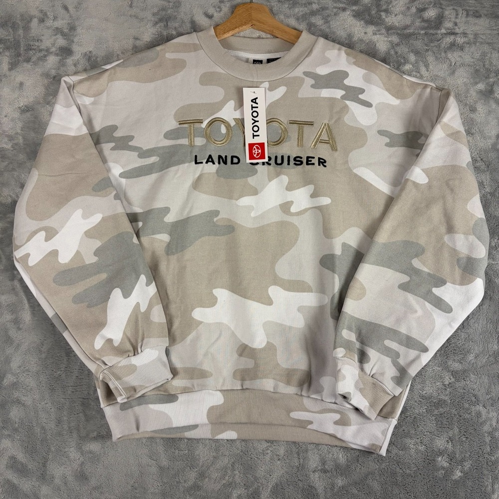 Official Toyota Land Cruiser Embroidered Camo Crewneck Sweatshirt Medium NWT